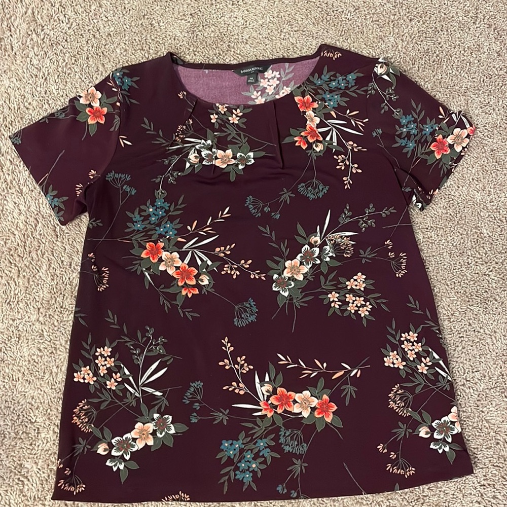 Floral blouse.